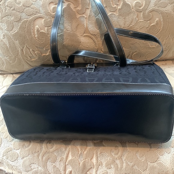 Etienne Aigner Handbag - Picture 8 of 9